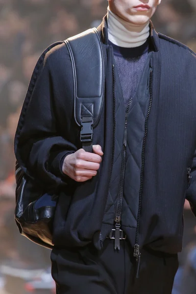Look 39